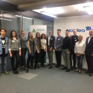 Jauno Līderu kopbilde ar treniņā JĀdara treneriem