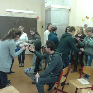 Treniņš Mores pamatskolā kopā ar 8. un 9.klases skolniekiem 