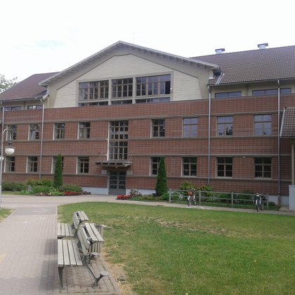 Viesojamies Kuldīgas mākslas un humanitāro zinību vidusskolā.