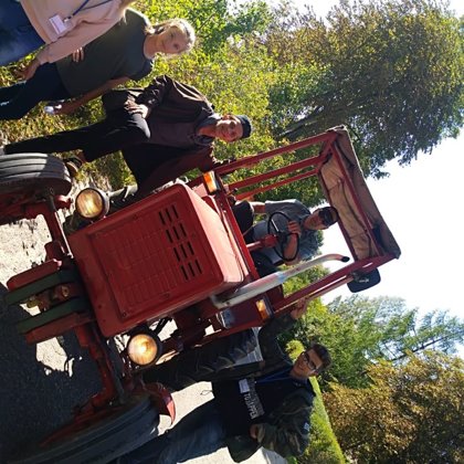 Treniņa process gan telpās, gan ārpus tām - sadarbībā ar līdzcilvēkiem