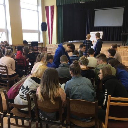 Diskusijas Rīgas 64.vidusskolā 3.grupa