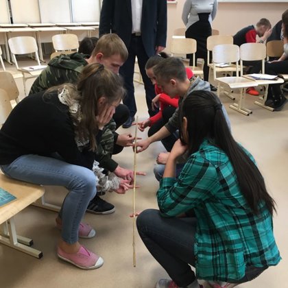 Tiskādu vidusskola un pirmais treniņš JĀdara krievu valodā