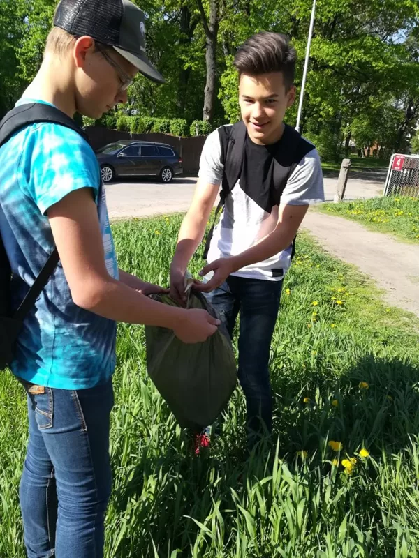 Jaunieši sakopj savu Jelgavu