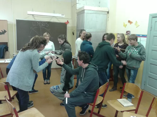 Treniņš Mores pamatskolā kopā ar 8. un 9.klases skolniekiem 