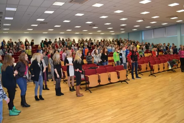 Projekta "Panākumu Universitāte" ietvaros uzrunājam vairāk kā 300 dažādu skolu 8.-12.klašu
