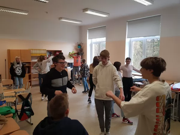 Jauno līderu vidusskola