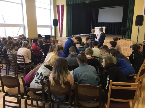 Diskusijas Rīgas 64.vidusskolā 3.grupa