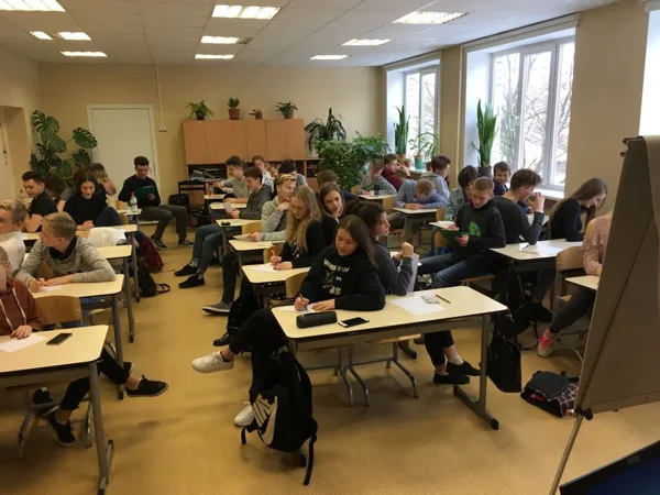 Rīgas 64.vidusskola 6.grupa - praktizējam savstarpējo komunikāciju