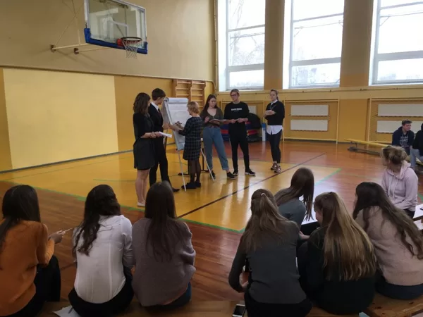 Rīgas 64.vidusskola 1.grupa "Sadarbība, Līderis un Nākotnes profesija"